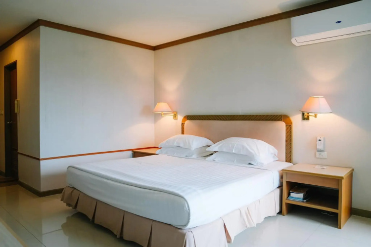 Khanom Golden Beach Hotel