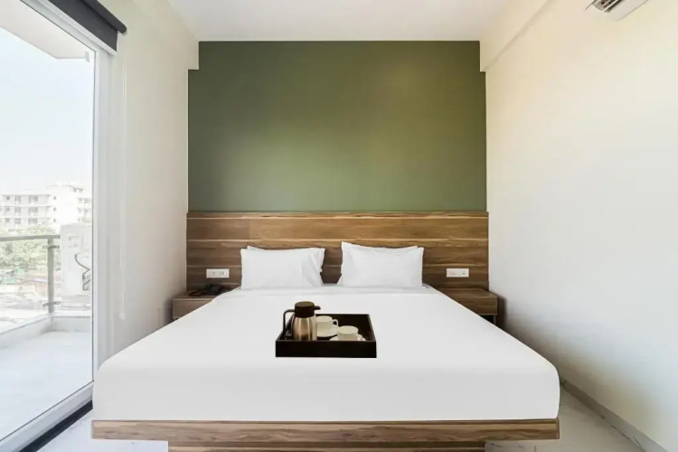 Fabhotel The Pearl Inn
