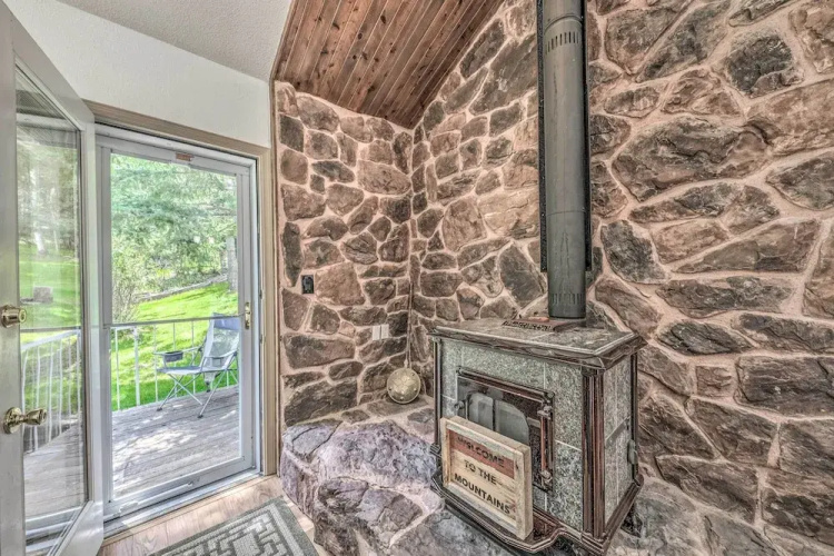 Cozy Cloudcroft Townhome ~ 1 Mi to Burro Ave!