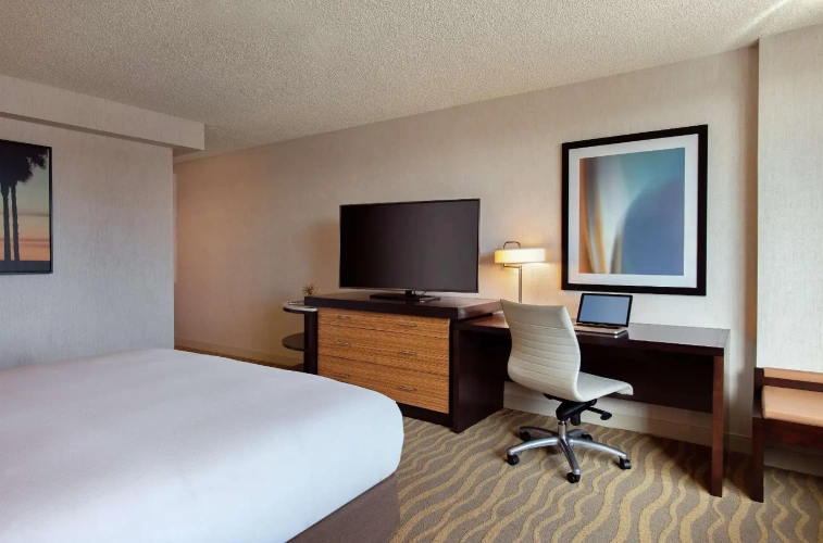 Mobility Accessible with Bathtub Double room