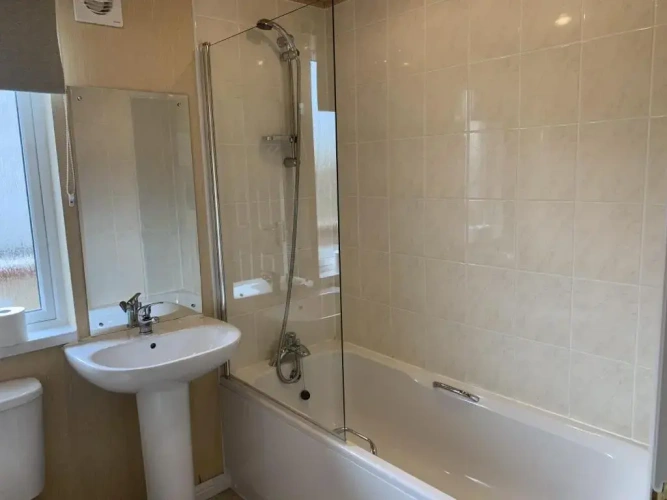3 Bedrooms Apartment