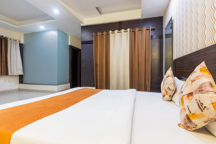 Fabhotel Shree Regency