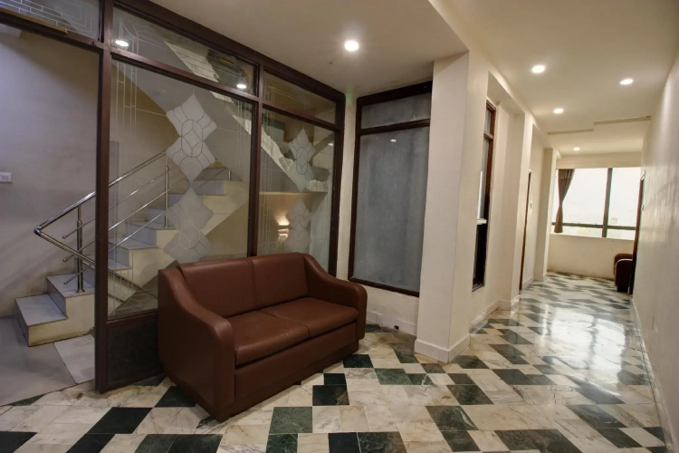 Hotel R Inn