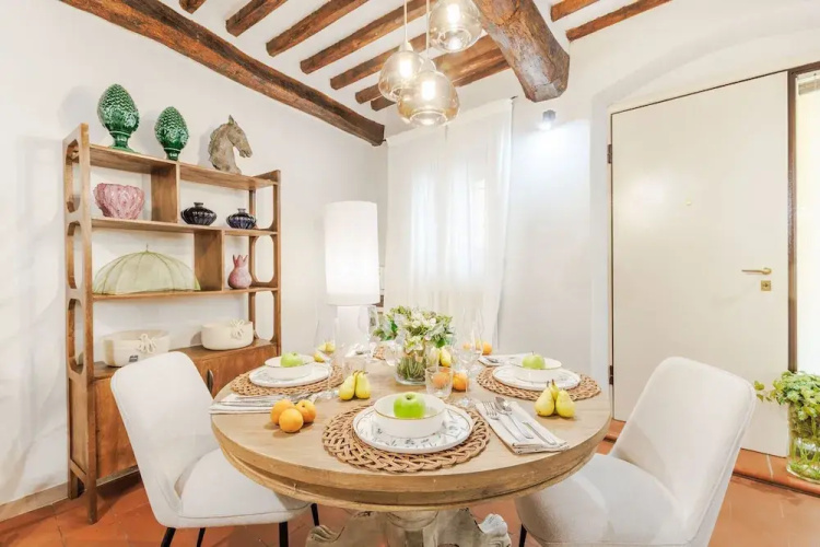 The Hidden Alley Apartment
