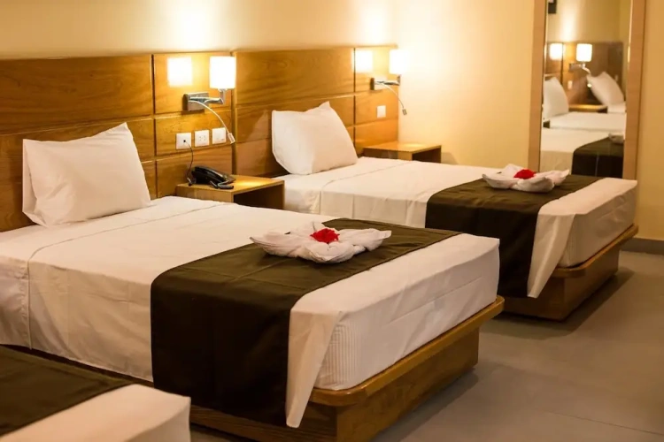 Standard Triple room