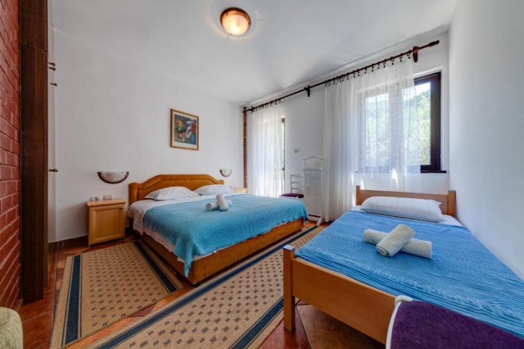1 Bedroom Apartment with balcony and with sea view