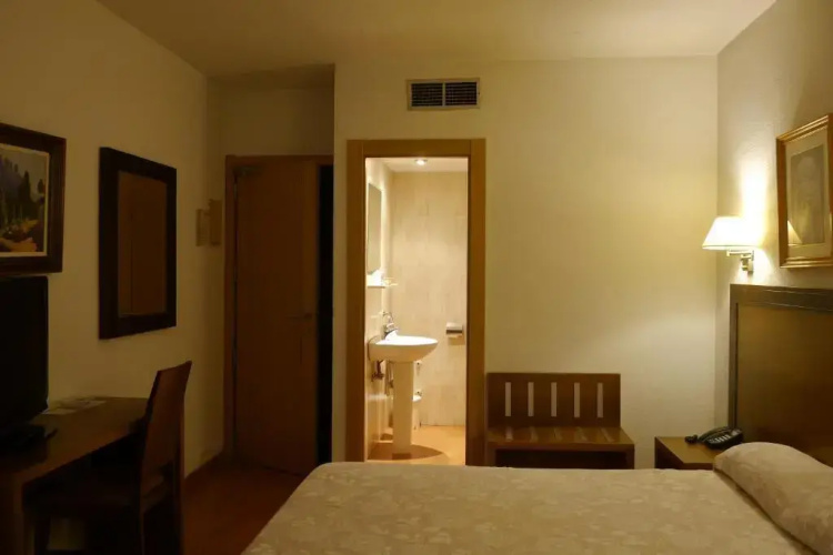 Hotel Torrezaf