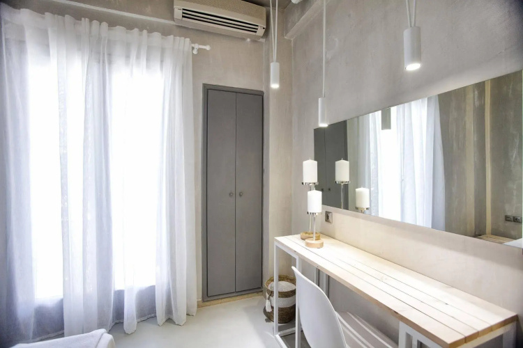 Privee Santorini