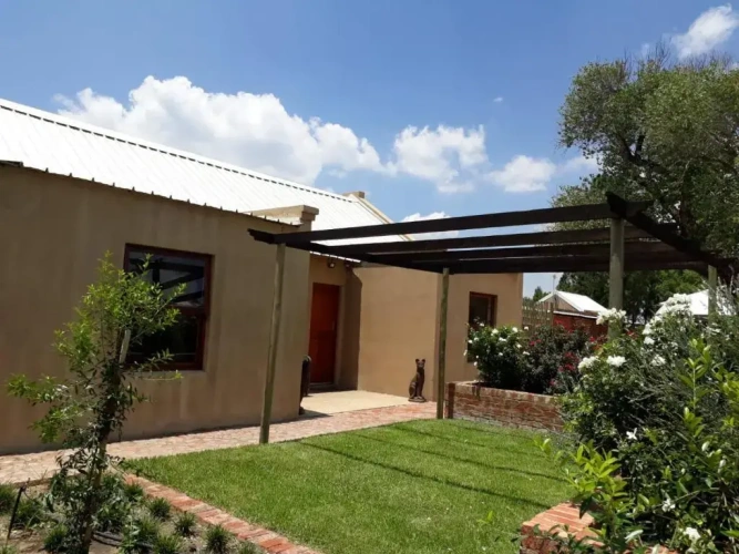3 Bedrooms Triple Cottage