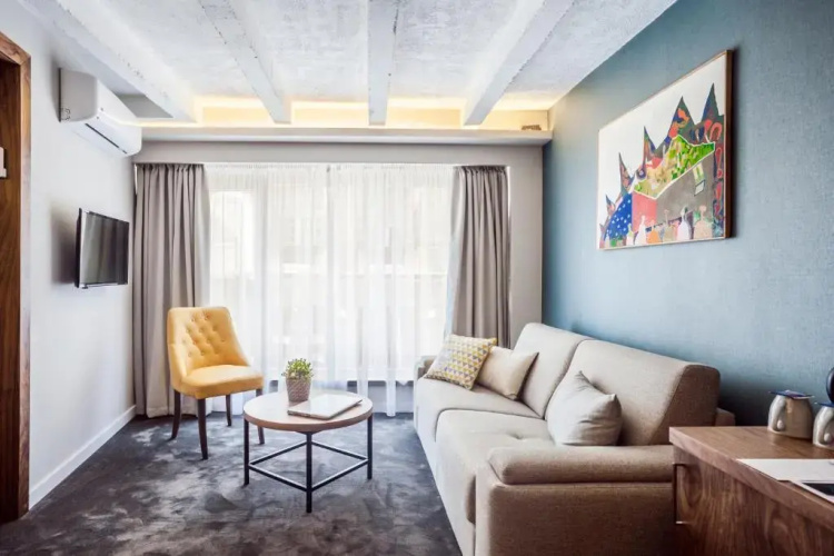 Nomad Luxury Suites
