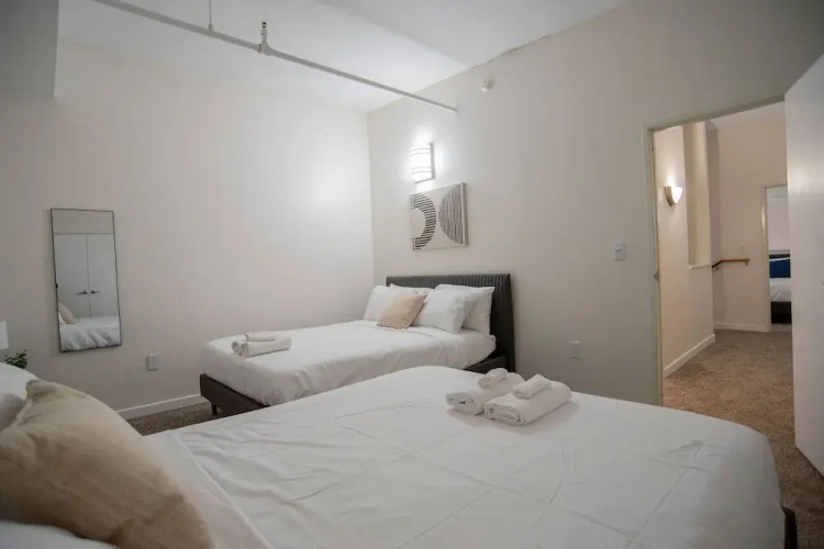 3BR CozySuites TheBlock Skybridge Access