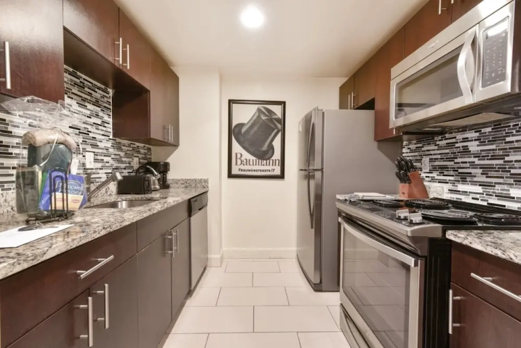2 Bedrooms Apartment