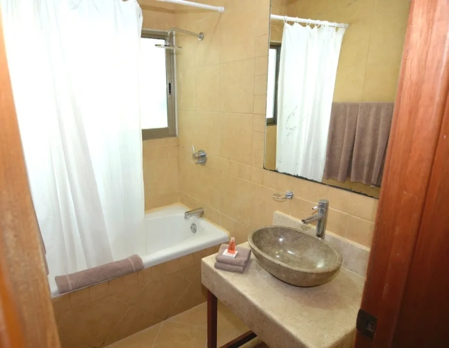 2 Bedrooms Apartment with balcony and with city view