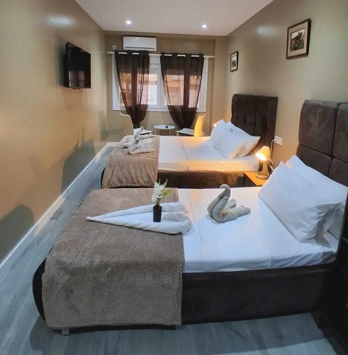 Superior Quadruple room with city view