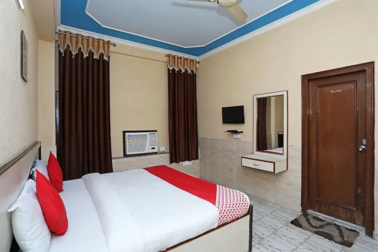 OYO 10444 Vasundhra INN