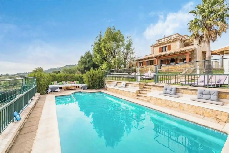 3 Bedrooms Villa