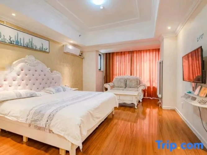 Standard Double room with city view