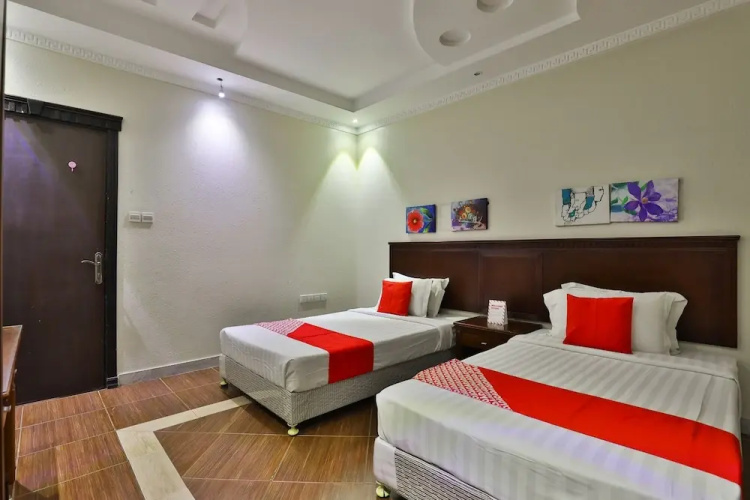 OYO 215 Wassan International Hotel