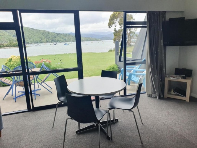 1 Bedroom Apartment with sea view