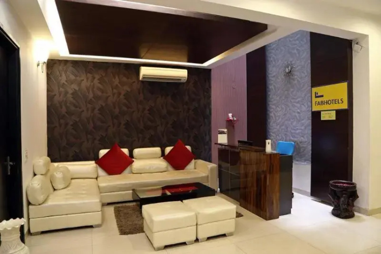 FabHotel Cyber Park