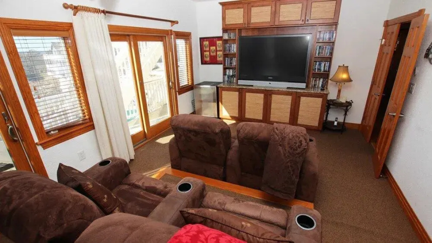 Joy At a Glance - 6 Br Home