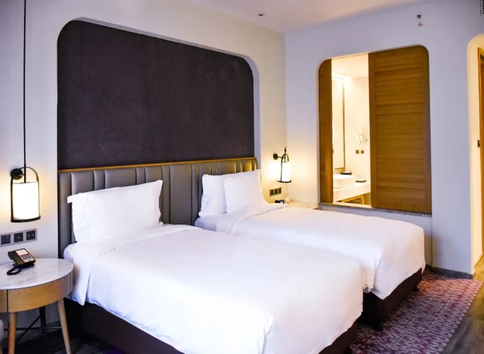Premium Twin Club room with balcony