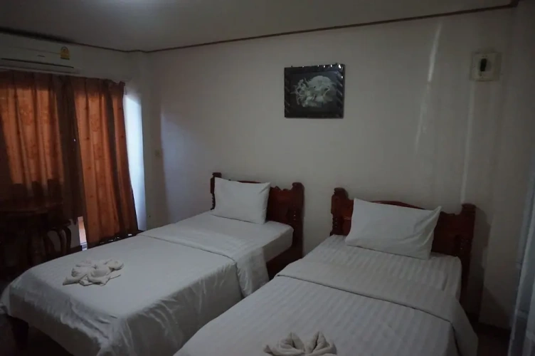 Standard Twin room with balcony