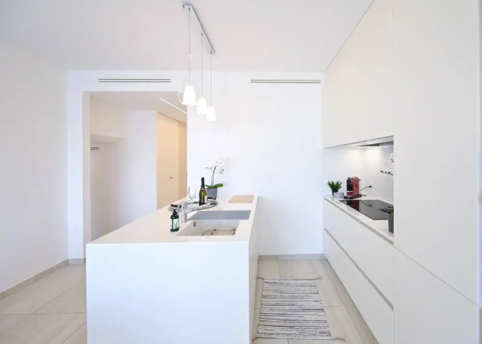2 Bedrooms Apartment with balcony and with city view