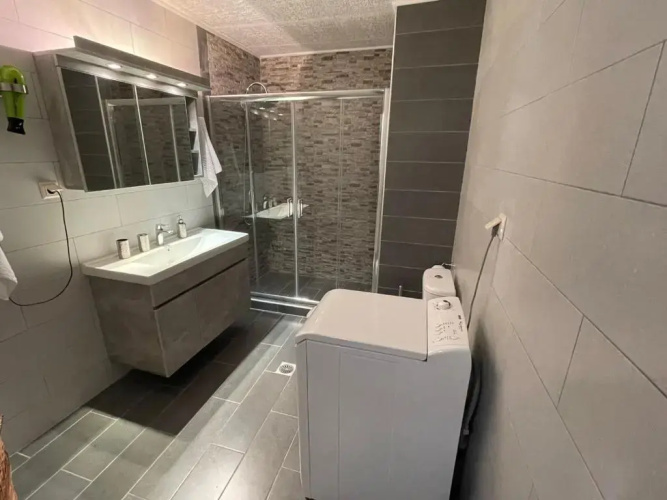 Maisonette 25m from the sea