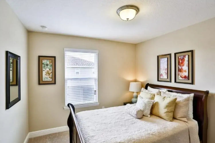 Solterra Six-bedroom