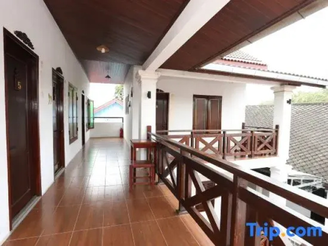We House Guest Hotel