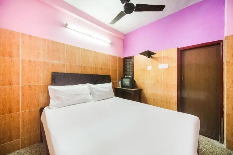 Kumarans Inn by OYO Rooms