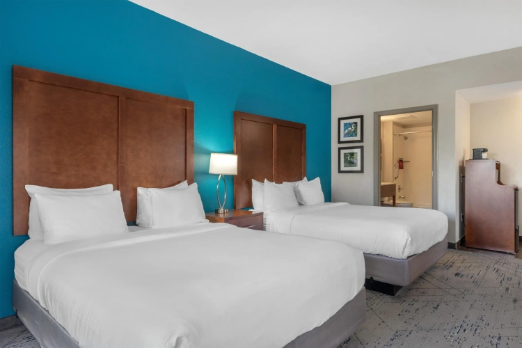 Standard Quadruple room with balcony