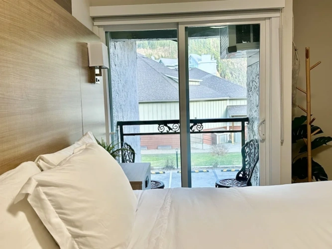 Studio with balcony and with mountain view