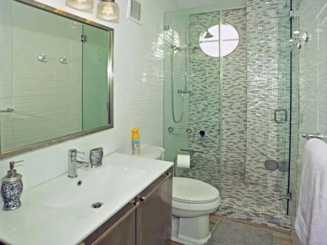 6 Bedrooms Villa