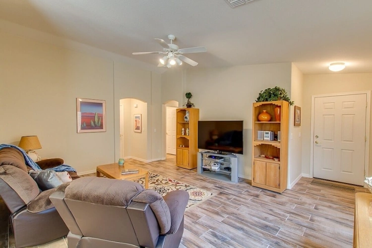 2 Bedrooms Cottage