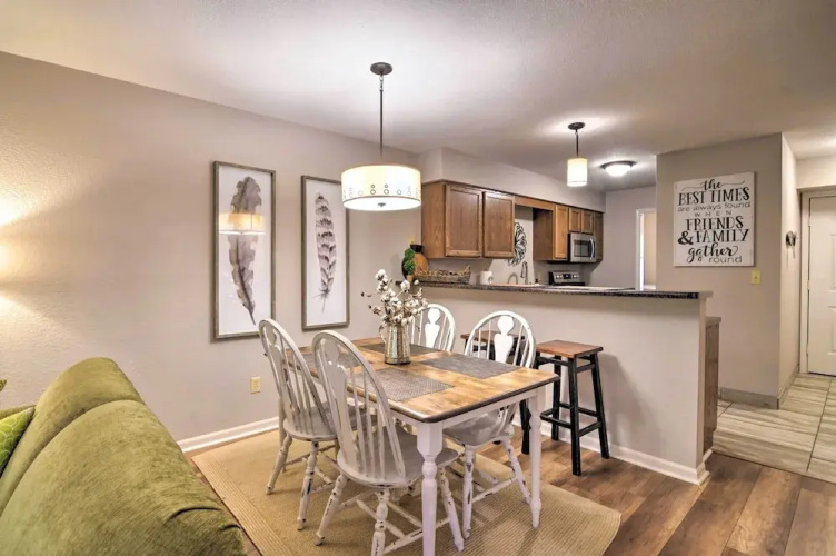 Heated Pool Access: Condo < 5 Mi to Branson Strip!