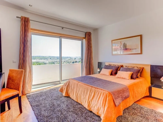 3 Bedrooms Cottage with balcony
