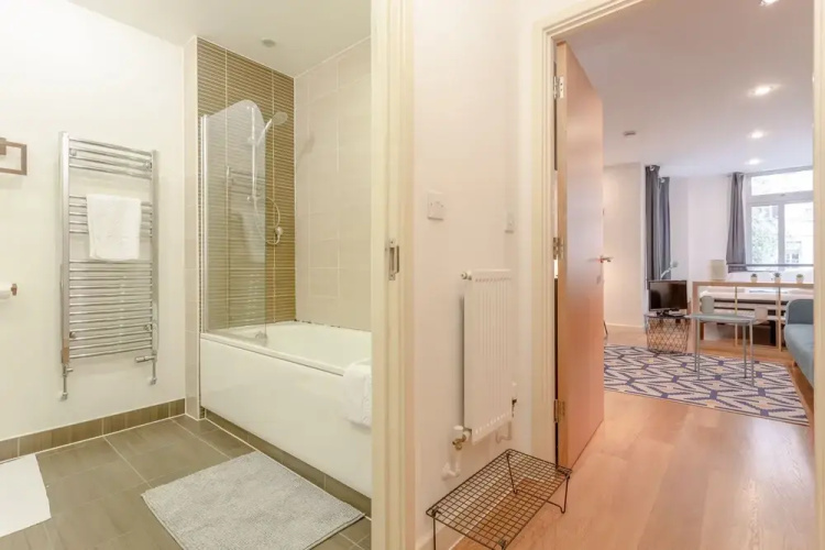 Lovely Modern Studio In Limehouse