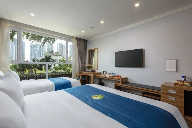 Standard Triple Family room
