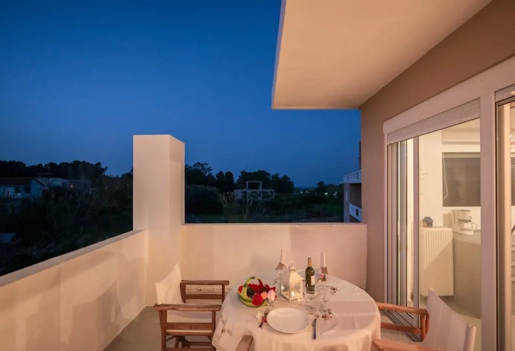 2 Bedrooms Villa