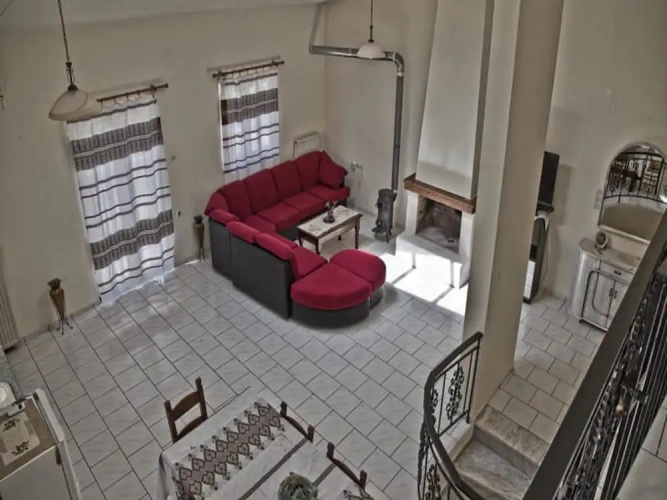 6 Bedrooms Villa