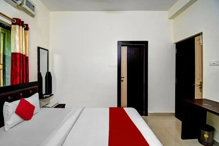 Goroomgo SR Palace Bhubaneswar