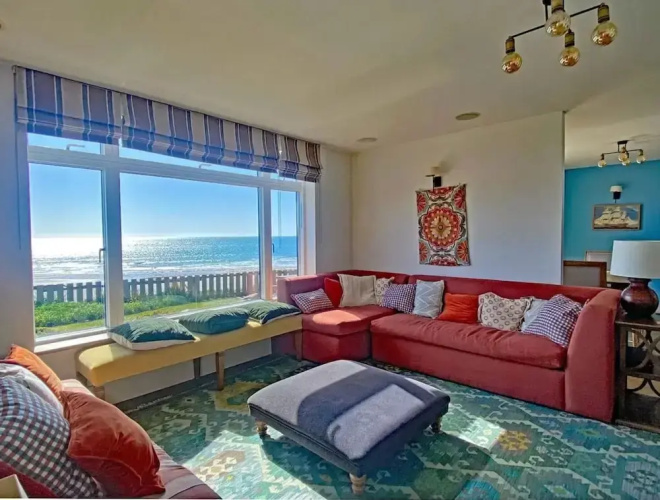 Private Cliff top Retreat by Perranuthnoe Beach