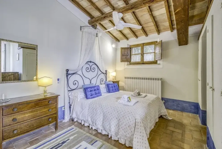 6 Bedrooms Standard Family Capsule