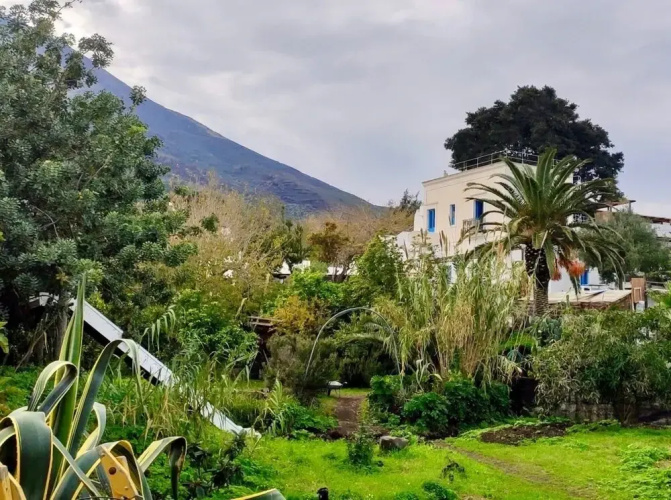 Tipica Casa Eoliana con due Camere d Letto