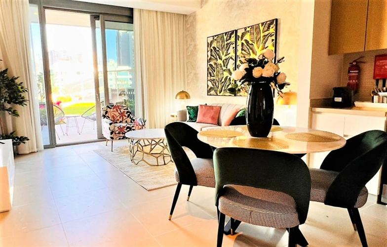 Stunning apartment beach front with balcony Dubai Marina
