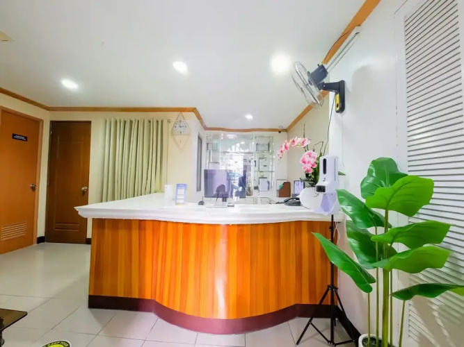 OYO 836 E & H Residences