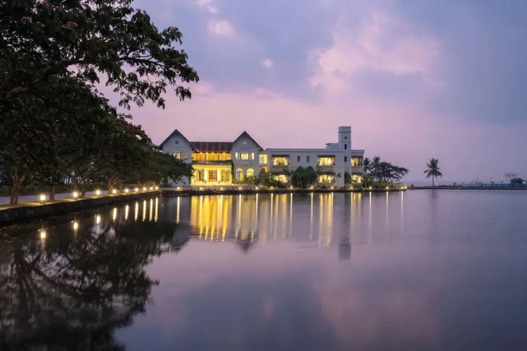 The Lake Manor