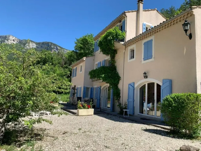 2 Bedrooms Cottage